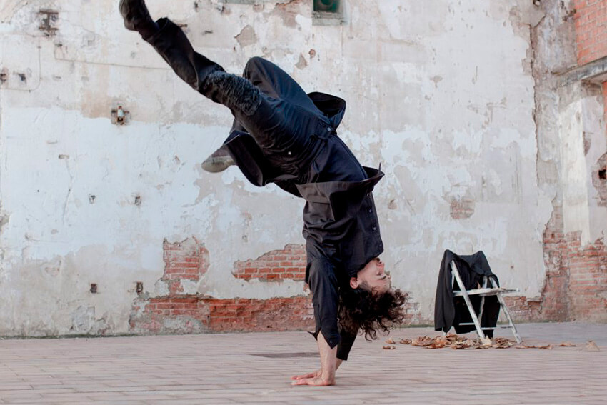 THE FALLING MAN